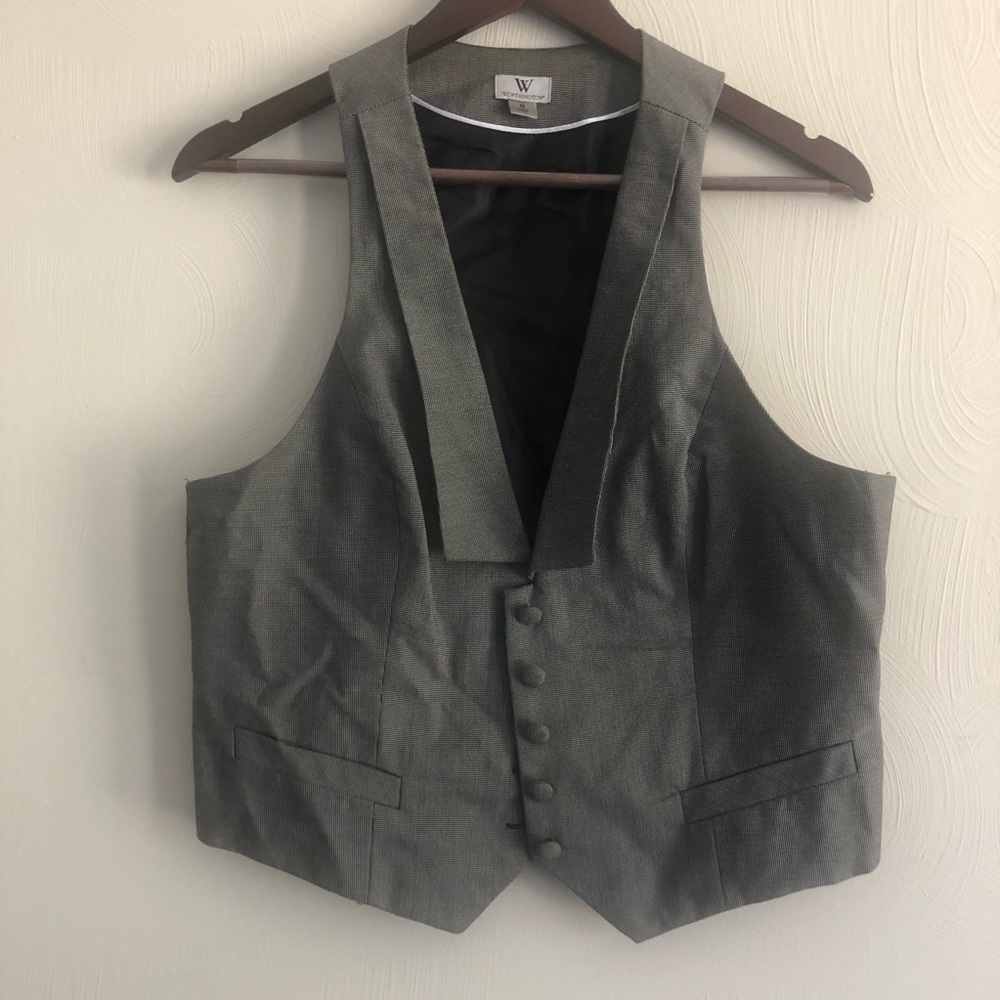 3/$21 🍭 Black textured women’s fitted vest